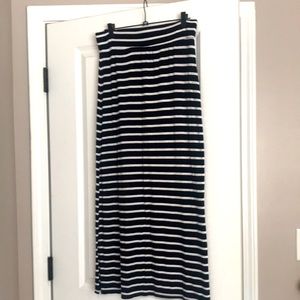A.N.A. Maxi Skirt Black & White Stripe Size Medium Petite